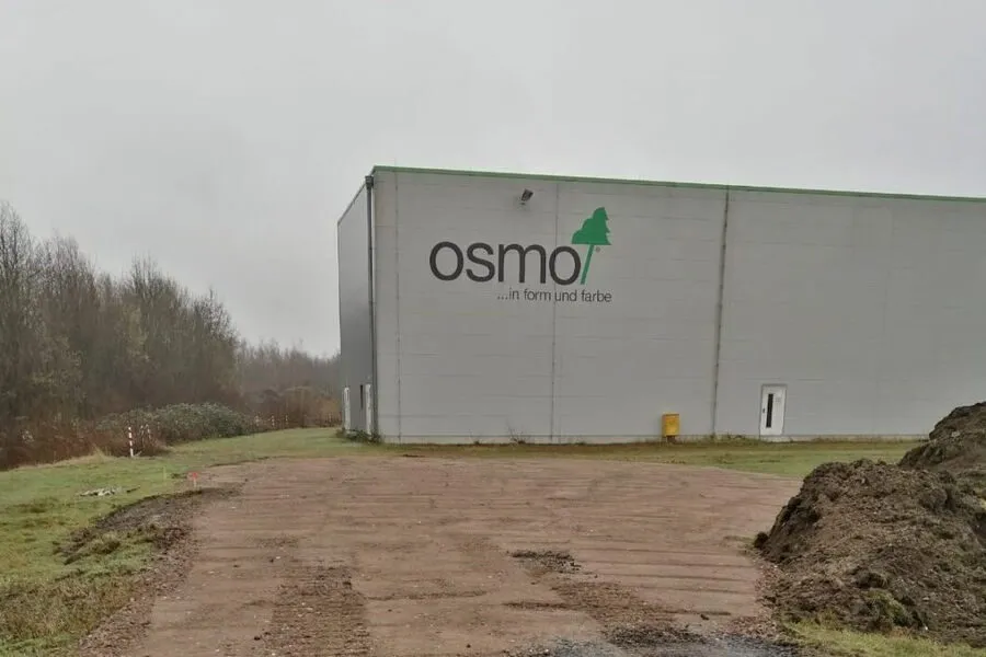 Halle von Osmo in Münster mit Zufahrt zur Baustelle
