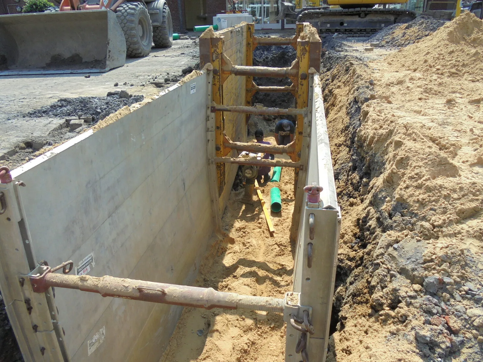 Verbau mit Aussteifung im Rohrgraben